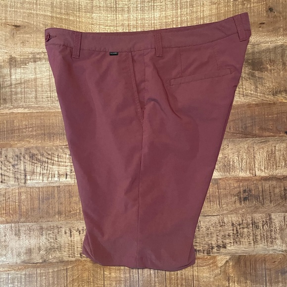 Travis Mathew Beck Short - Picture 3 of 7